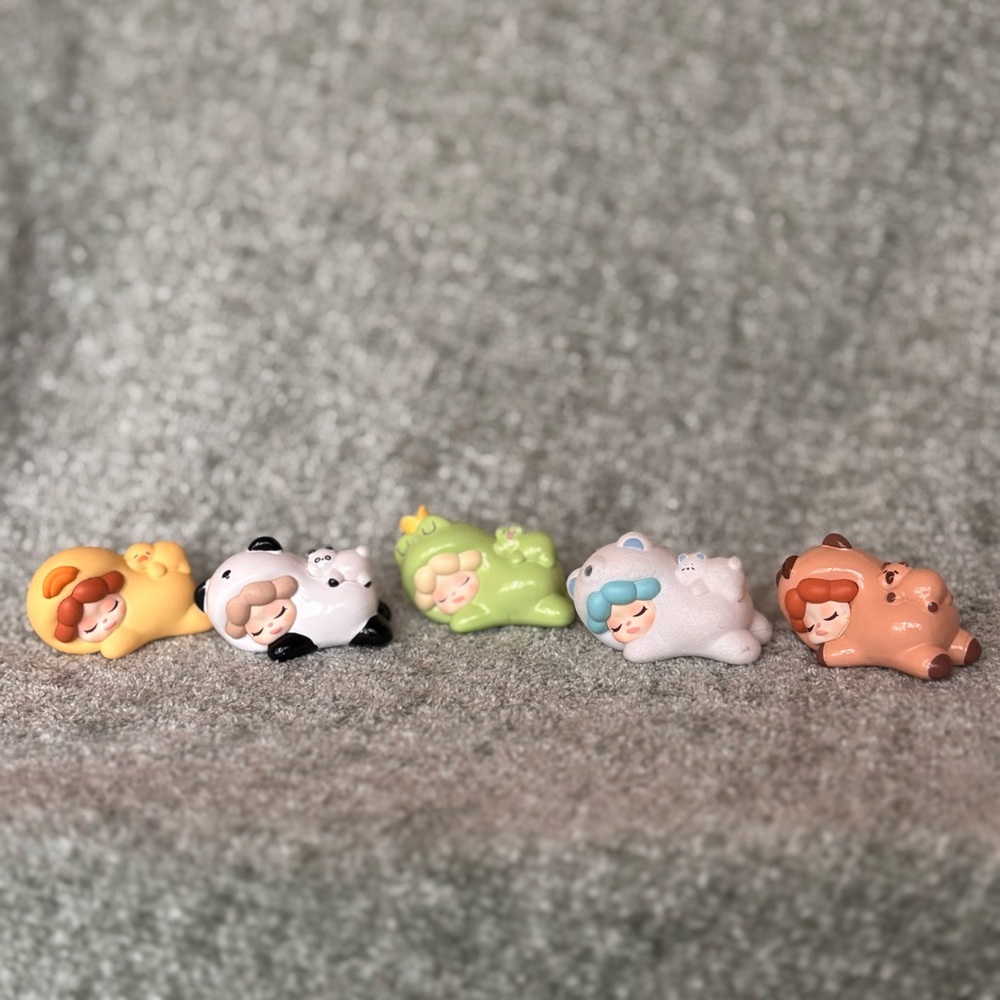 Dodo Sugar Wendy Pop Bean bundle of 6 | mini figures animal laying down series
